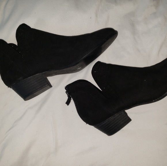 Arizona Black ankle booties size 8 - Picture 7 of 7